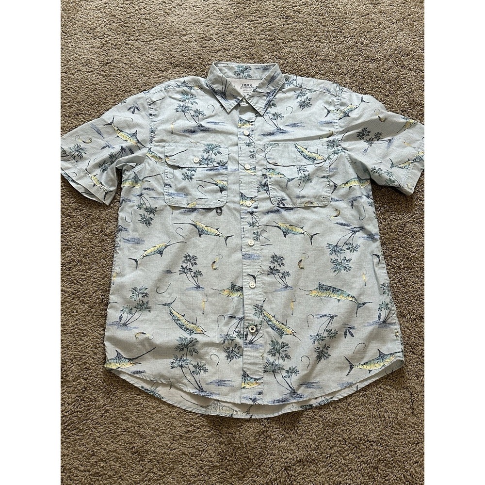 Men's IZOD Saltwater Short Sleeve Button‎ Up Performance Shirt - Medium